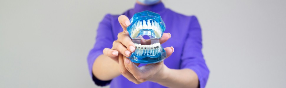 Mikrobiota związana z halitozą u pacjentów z brakami zębowymi – doniesienie wstępne